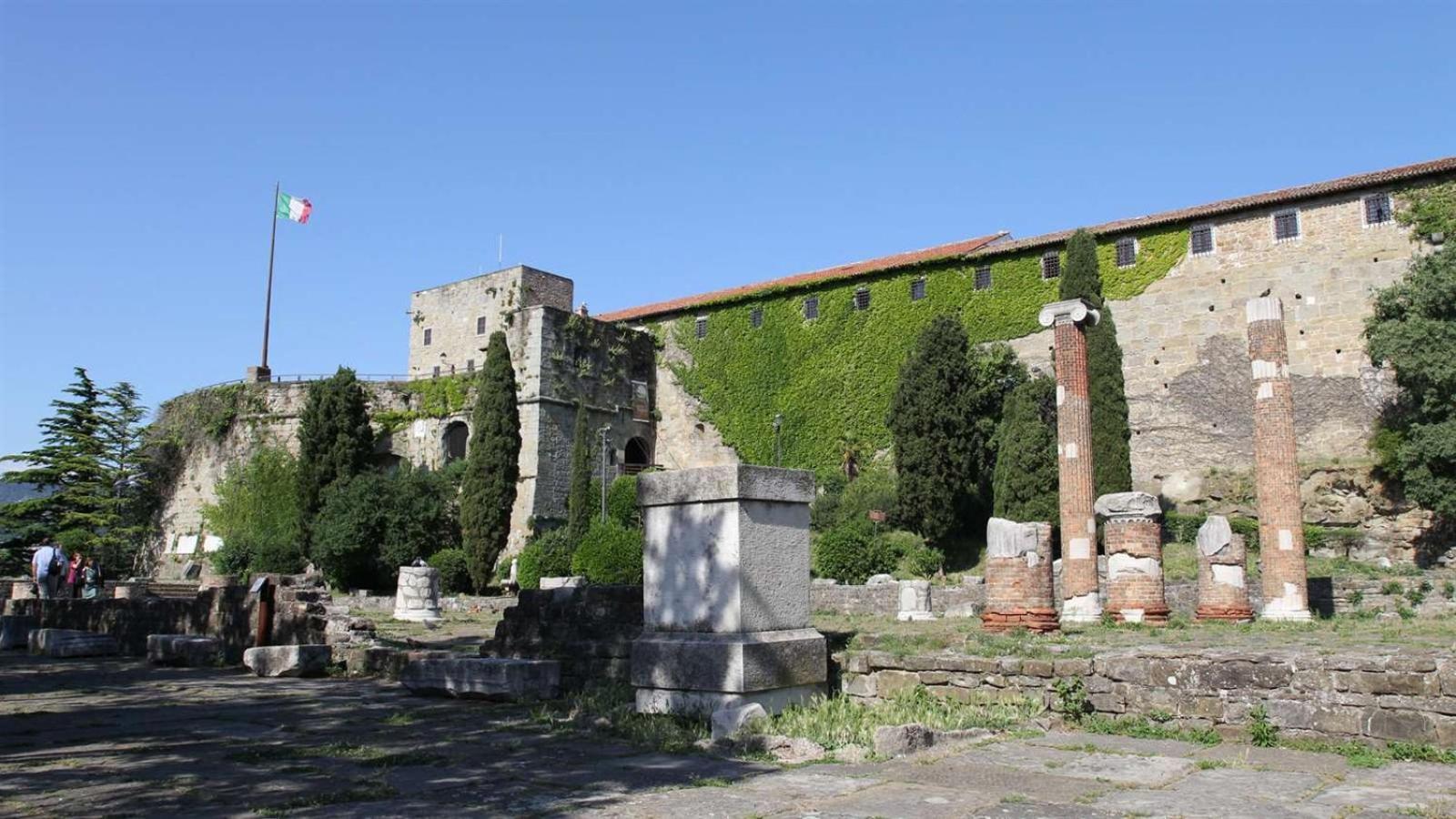 M'S Residences Maiolica Trieste Luaran gambar